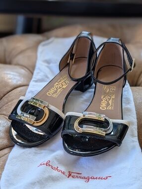 Salvatore Ferragamo Black Patent Leather Ankle-Strap Sandals Gold Buckle Flaws 5